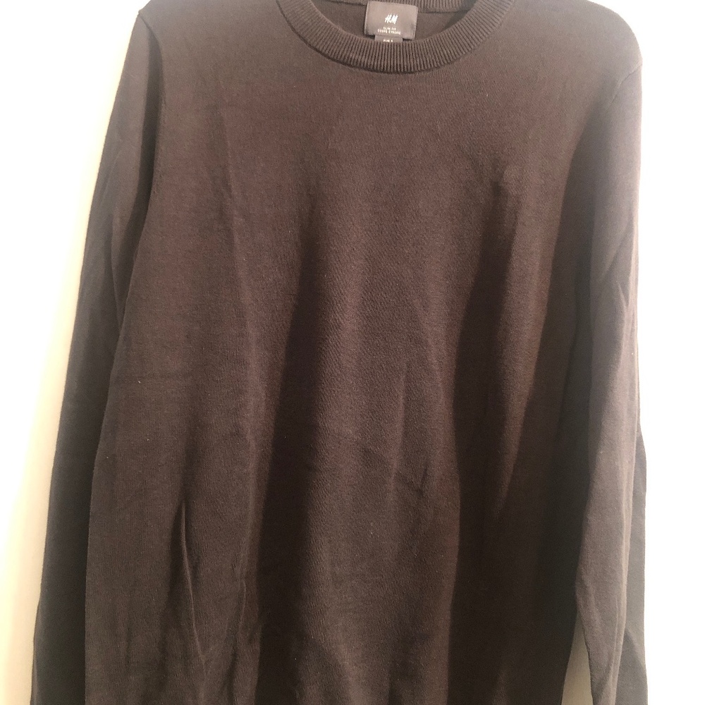 H & M brown sweater slim fit size small.
